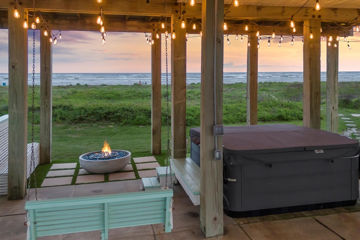 9e20d62f8b514e69bed694321483e04e Large | Beachhouse | Texas | TX | Vacation Homes | Galveston | Crystal Beach | Kokomo | Breezy Days | Beachfront Elegance | Sunrise Serenity | Southern Sands Property Management, LLC