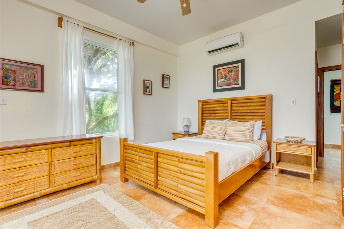 Main Bedroom with drawers