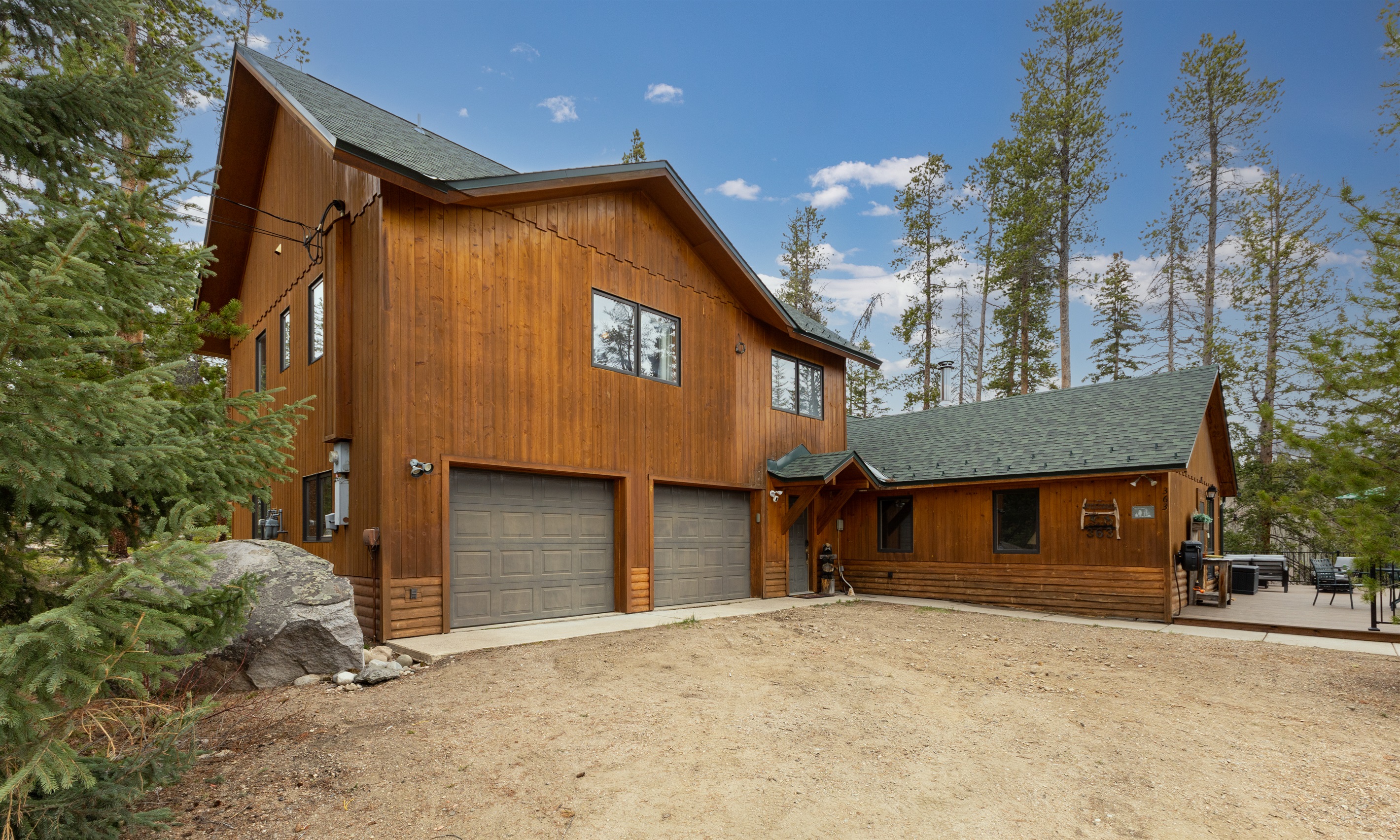 Exterior View | Garage | Front Entrance