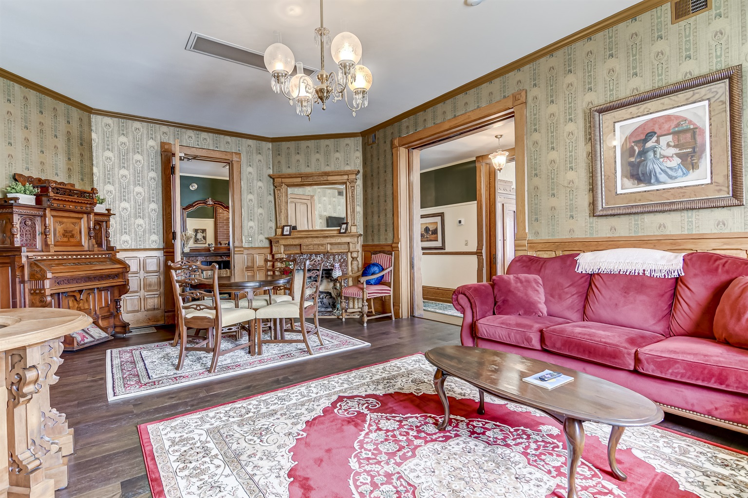 The Bressmer - Living Room