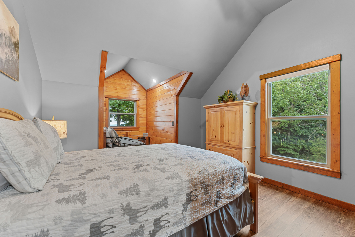 Queen Bedroom Number 2 Second Floor