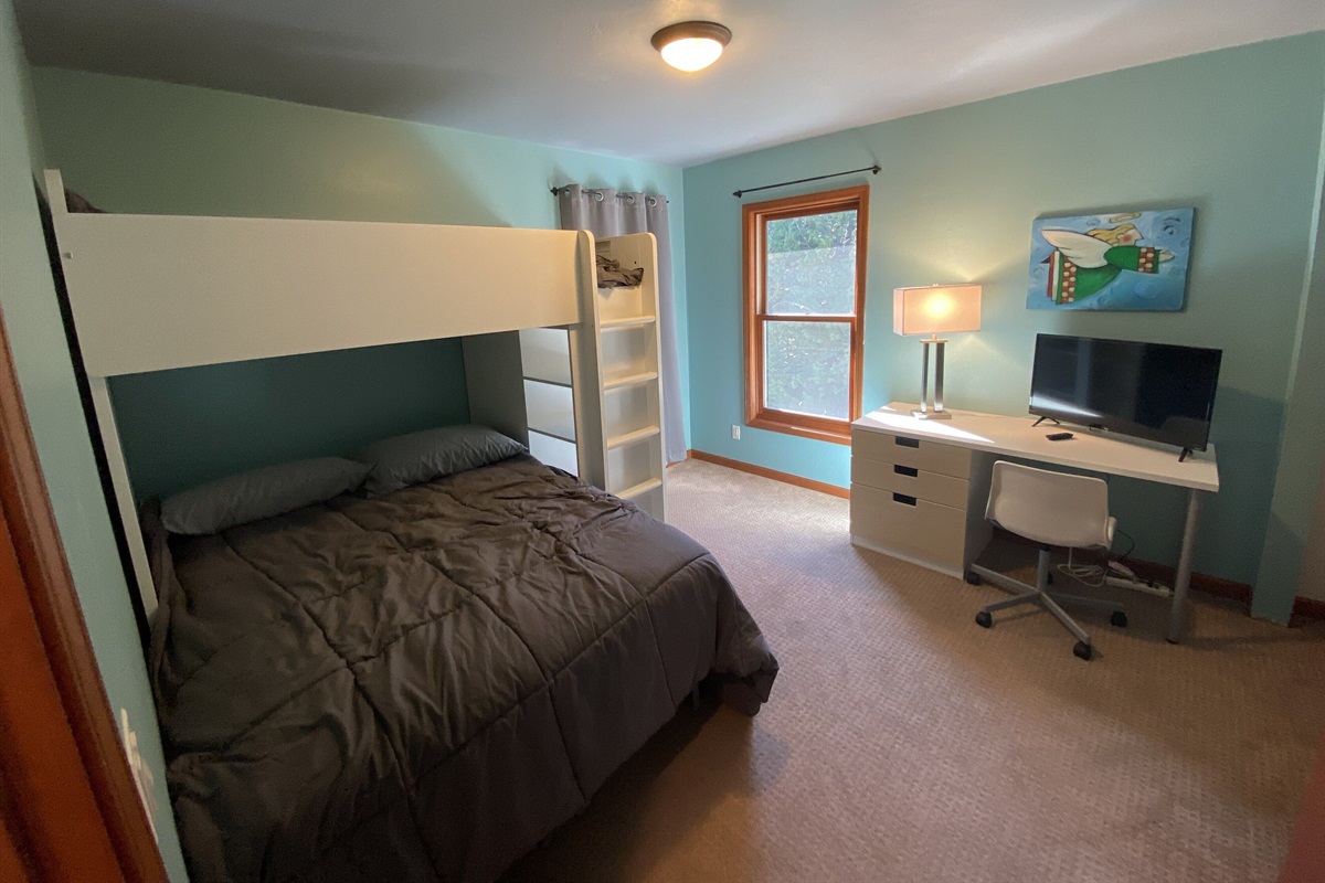Upstairs Bedroom w/ Bunk