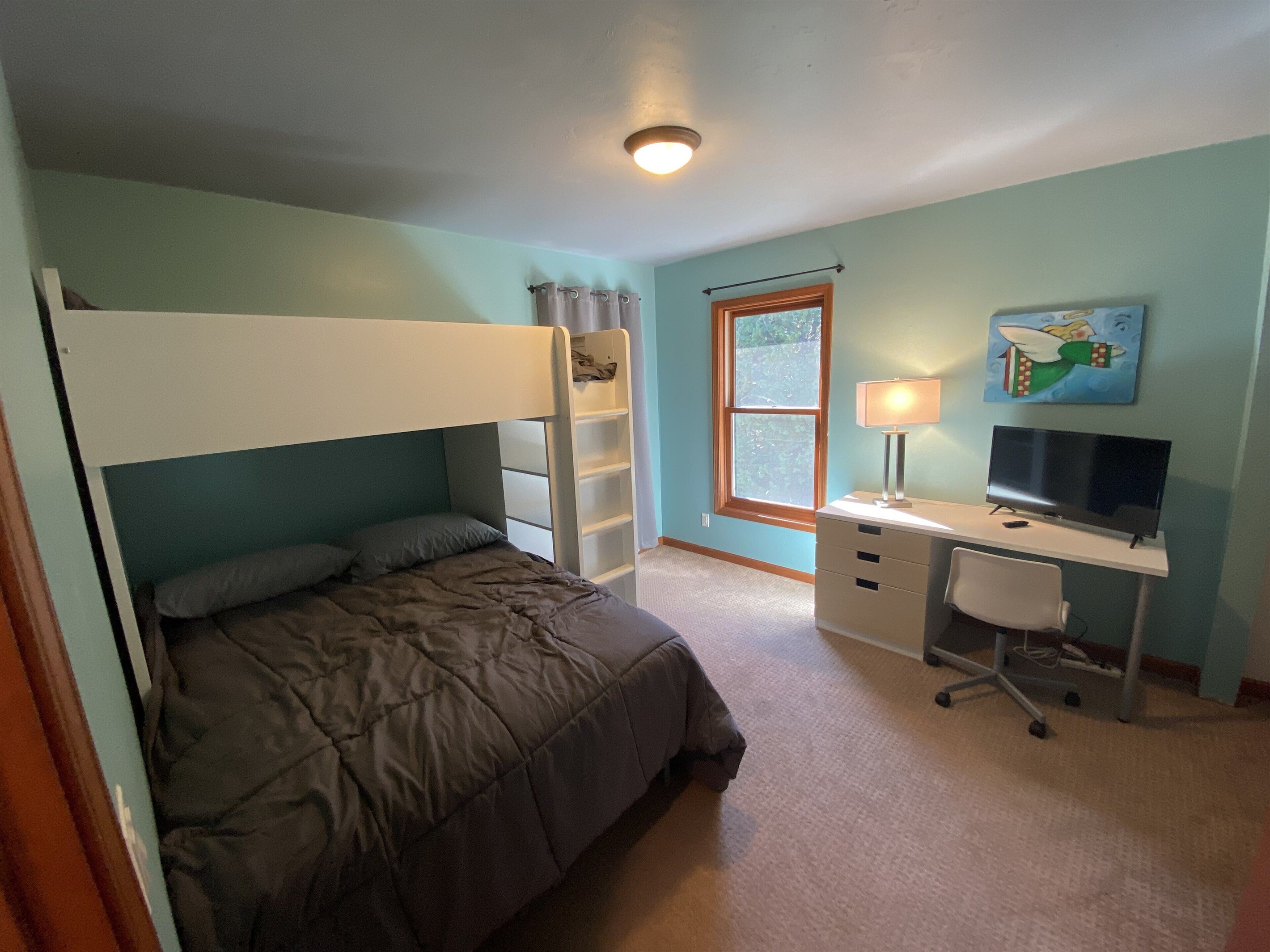 Upstairs Bedroom w/ Bunk