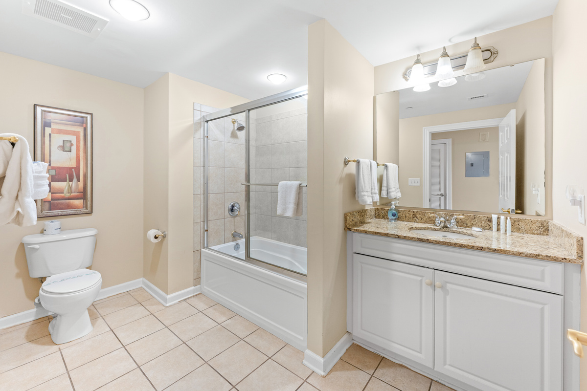 Main Bathroom with tub/shower combo