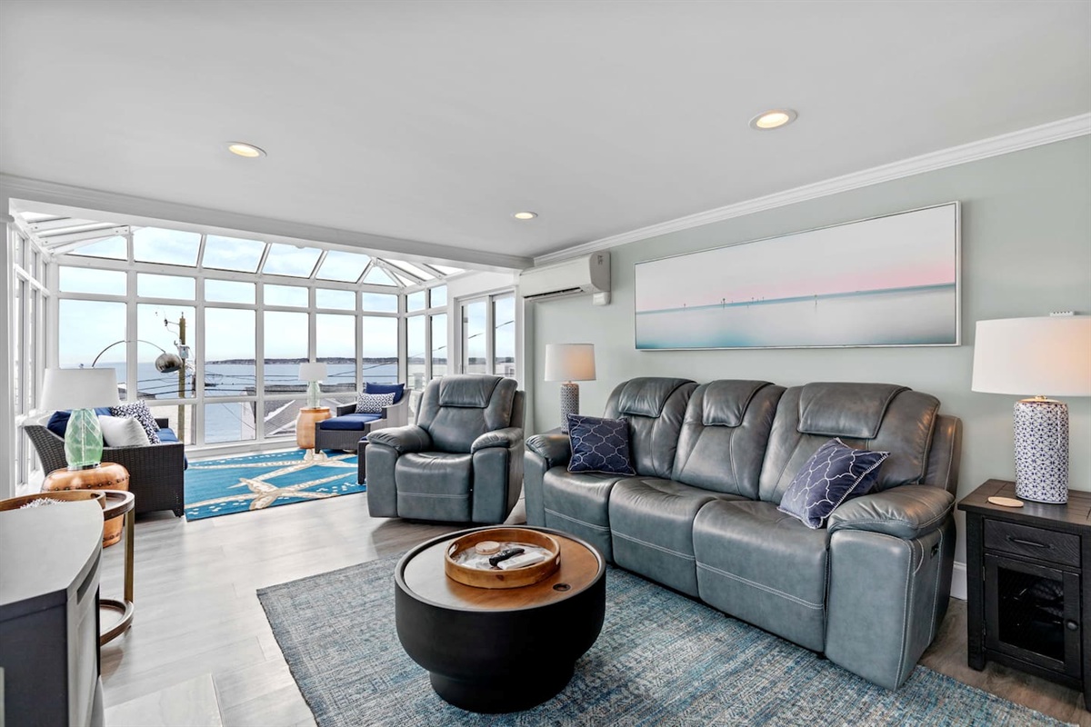 Upstairs living space and sun room!