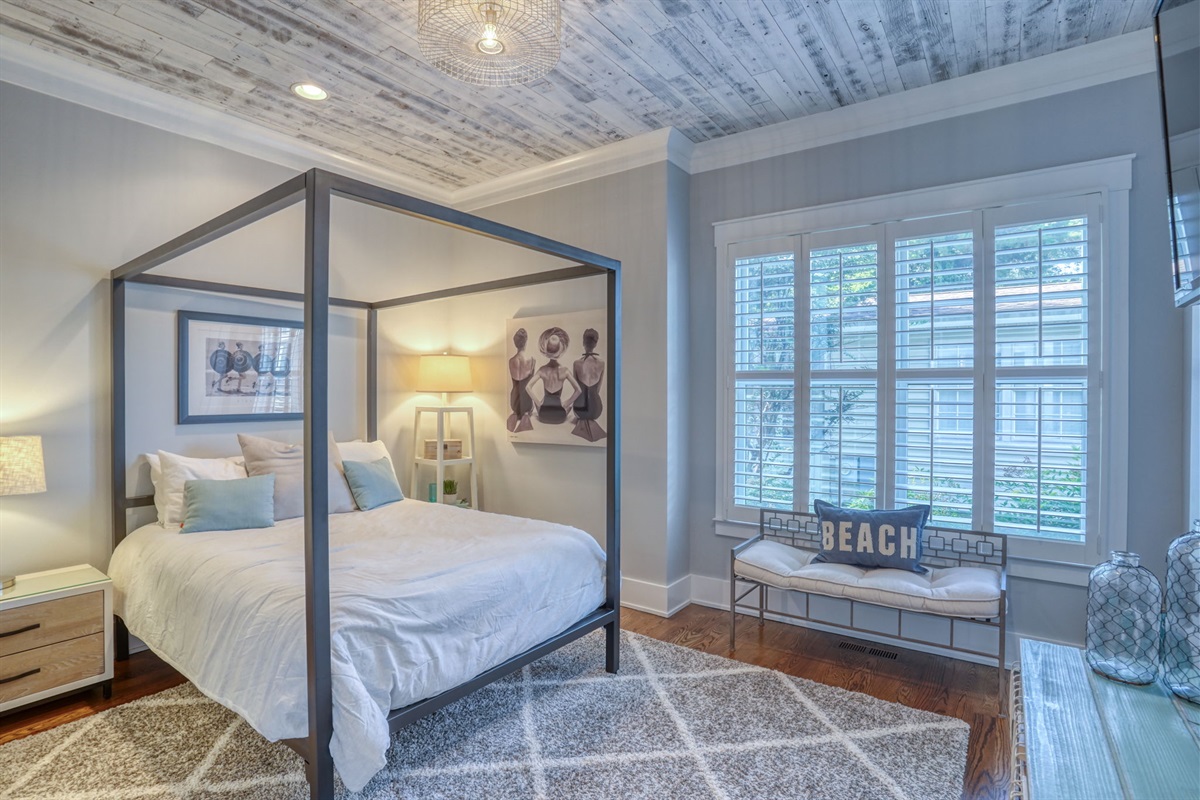 Second first-floor queen bedroom suite