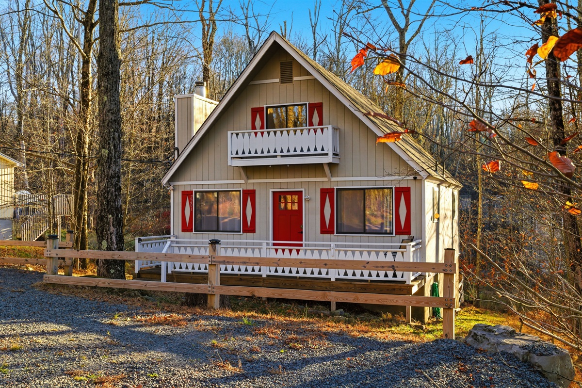 Arrowhead Lake rental -Welcome to Serhii Chalet Pocono!