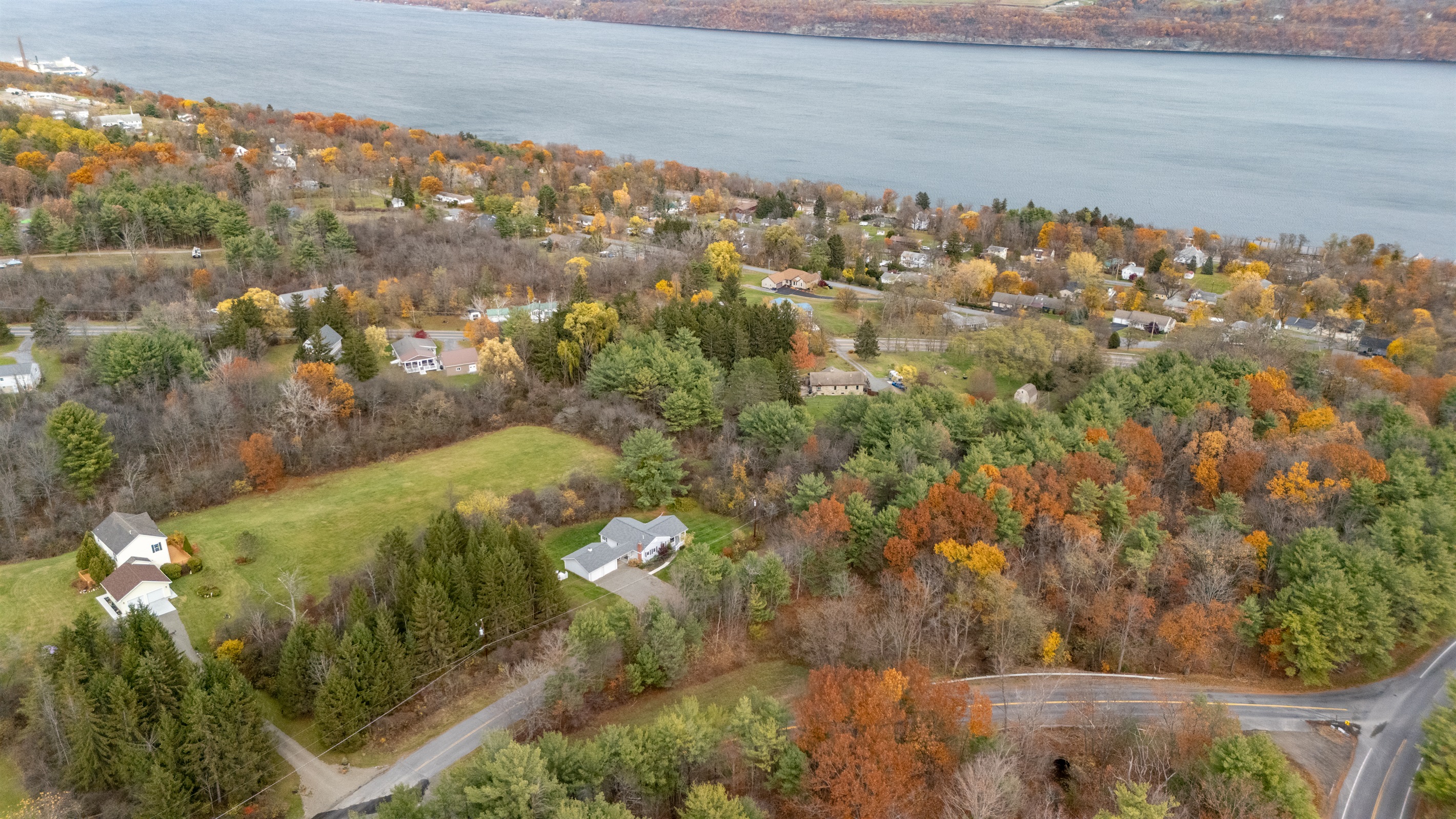 Located 3 min. from Seneca lake and Watkins Glen