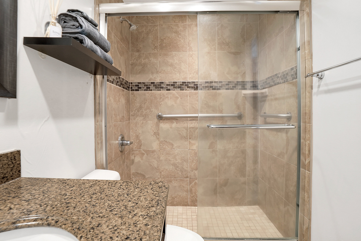 Second bathroom, also with a nice spacious walk-in shower