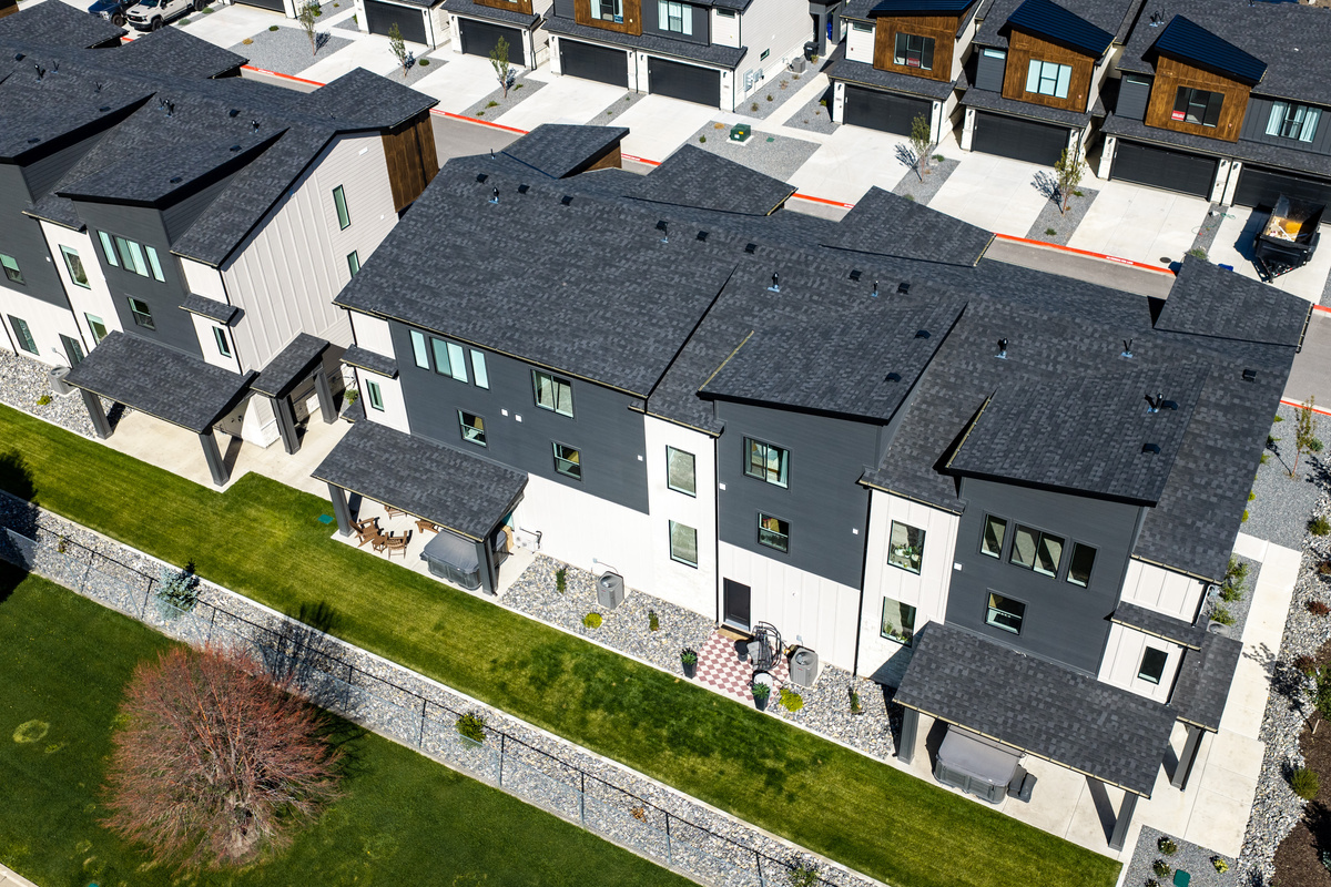 Aerial views highlight Powderline Lodge’s convenient location within the surrounding townhome community.