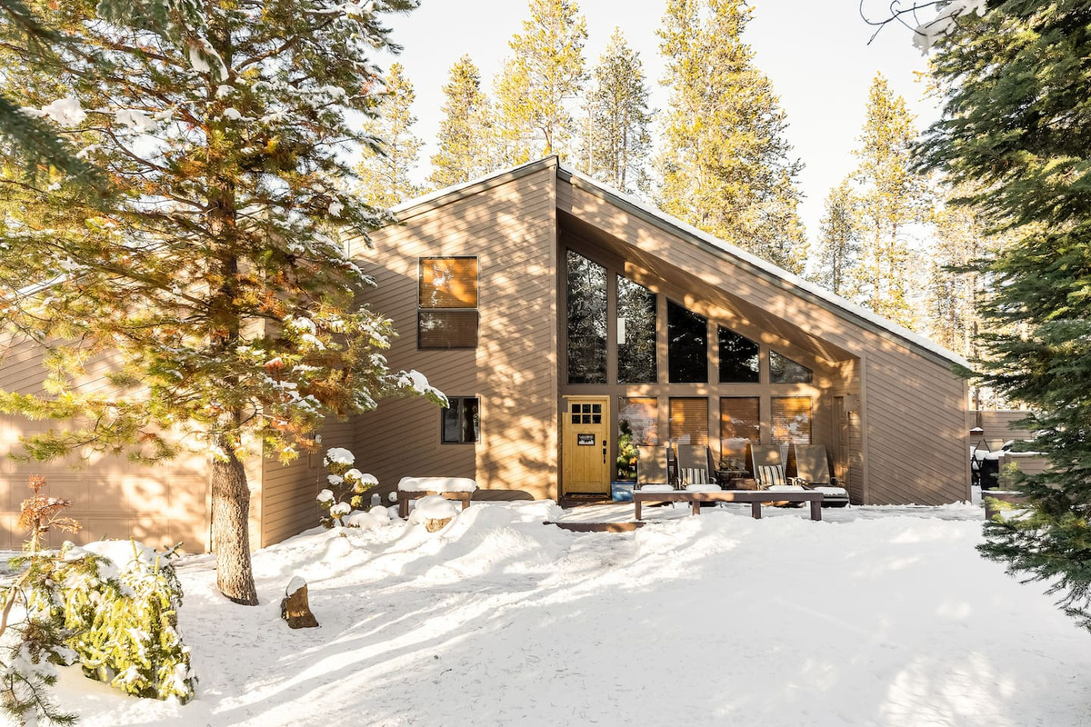 This peaceful getaway has it all - 4 bedrooms, 3 baths, hot tub and more!