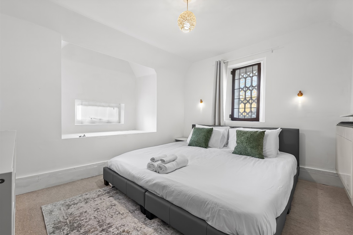 [King bed can be split into two singles upon request]