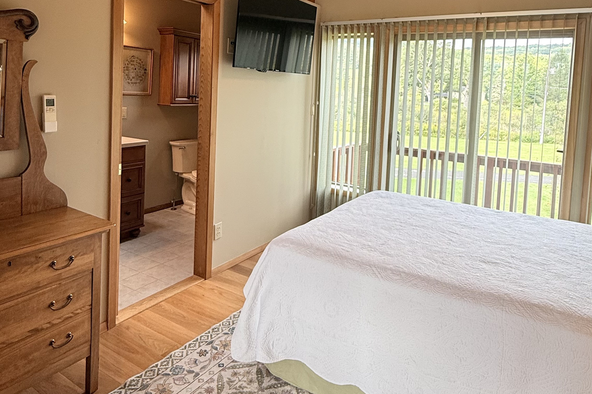 Bedroom 3 (Upstairs)