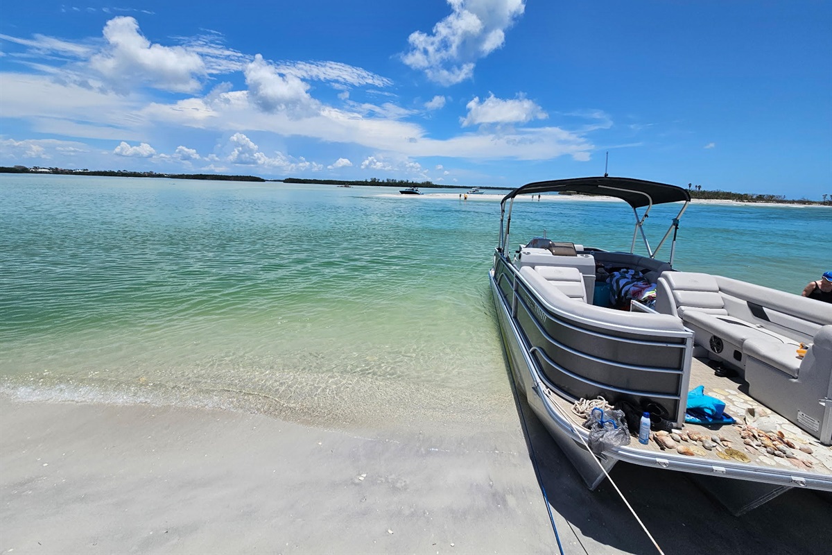 Enjoy this option Tri-toon Boat (Additional Fee)