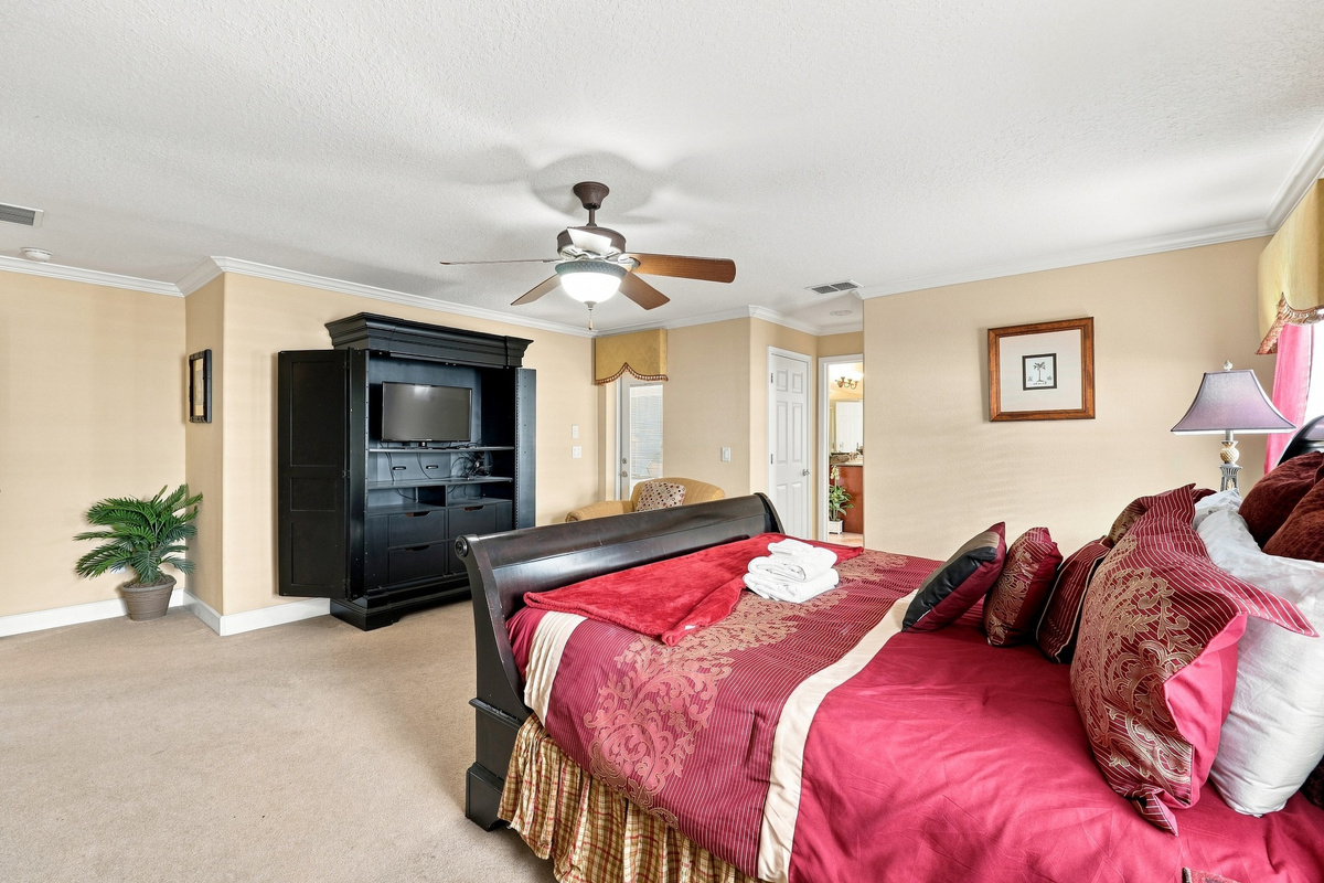 King bed and lots of room to stretch