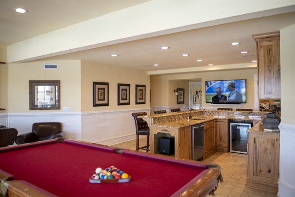 Pool Table with Bar