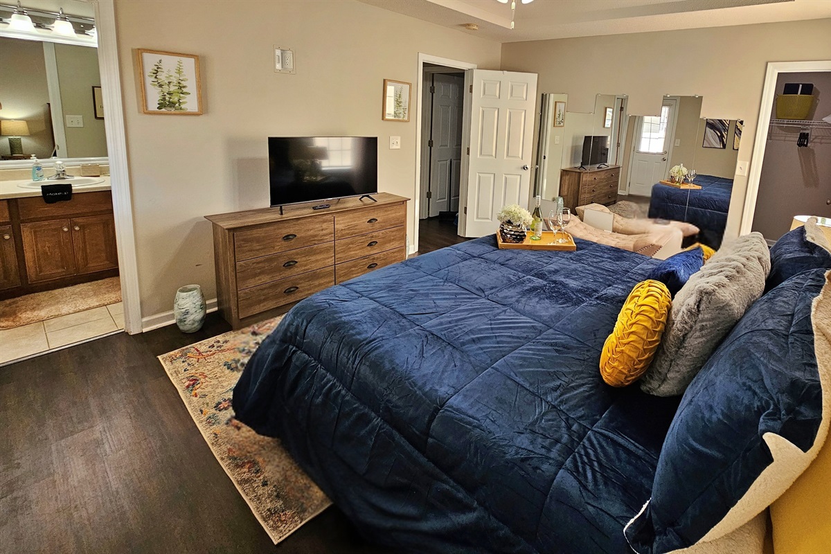 Enjoy the stunning mirror wall. Great for getting ready or just simply taking selfies.