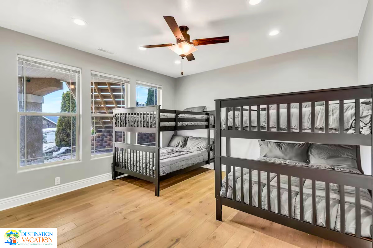 Spacious bunk room perfect for family mountain adventures.