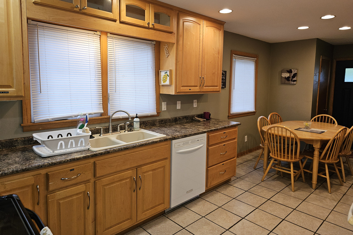 Includes dishwasher