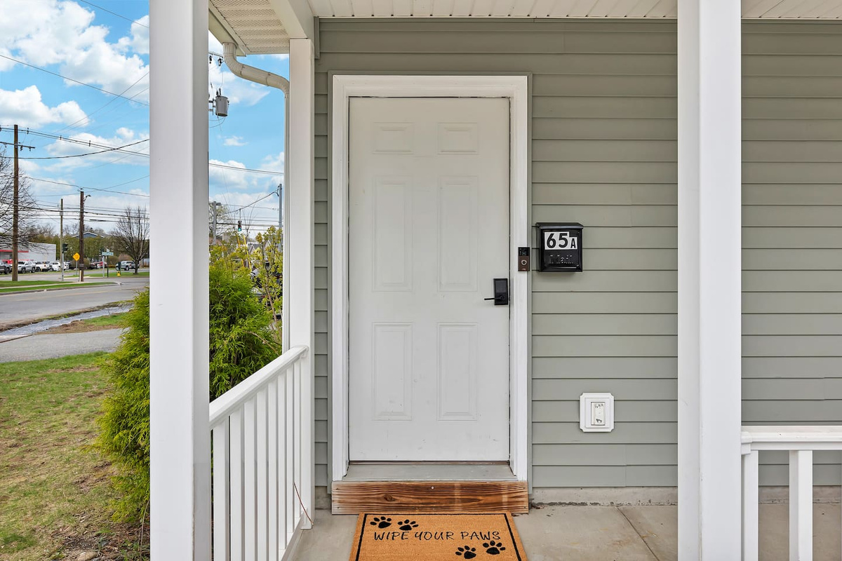 Private Entrance