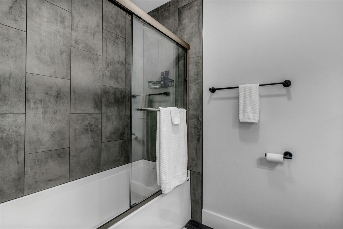 Second Bathroom with Shower/tub combo