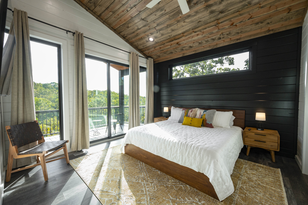 King Bedroom 4
