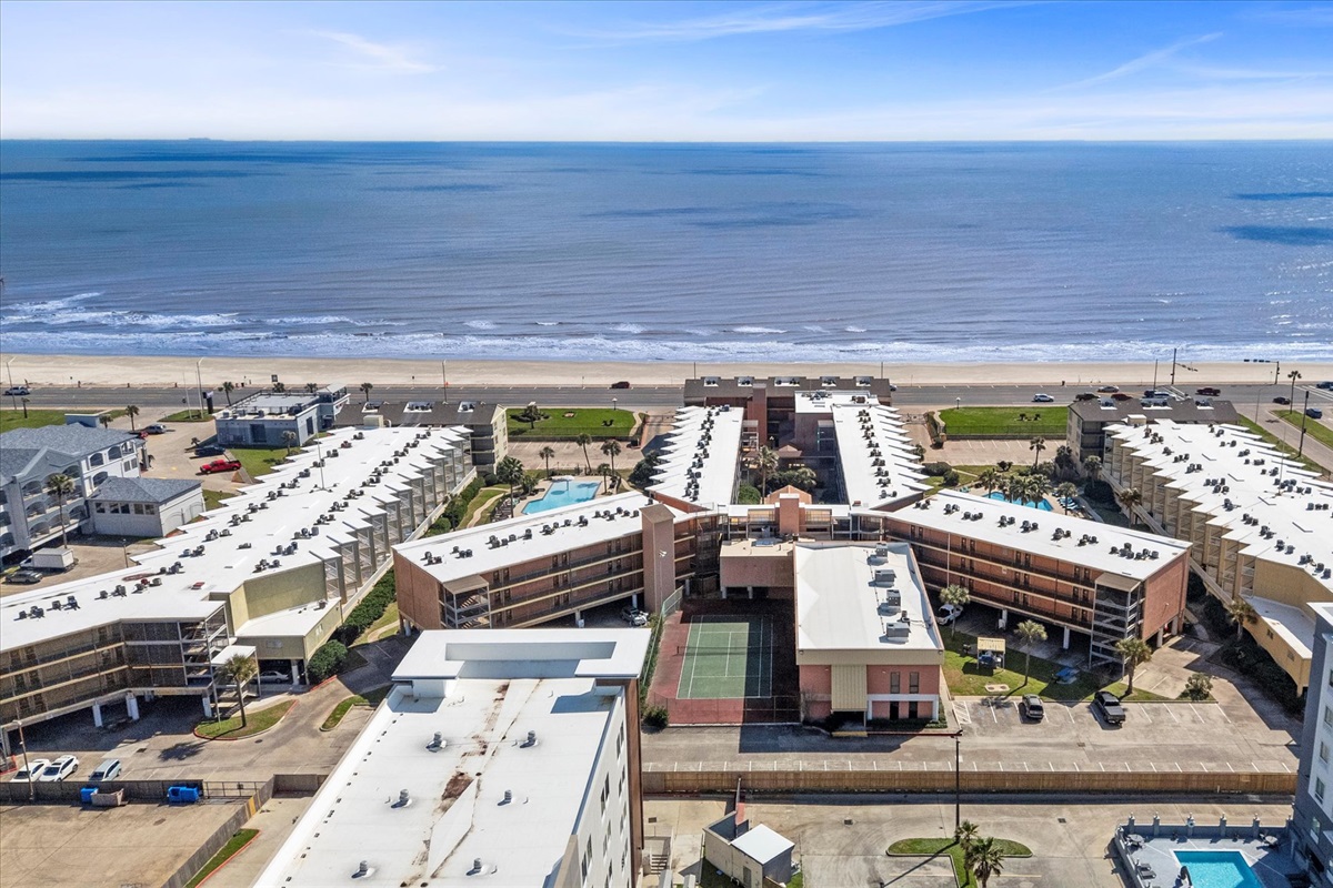 9ecce8282c6f4dfe935ff5eea8a803cb Large | Beachhouse | Texas | TX | Vacation Homes | Galveston | Crystal Beach | Kokomo | Breezy Days | Beachfront Elegance | Sunrise Serenity | Southern Sands Property Management, LLC