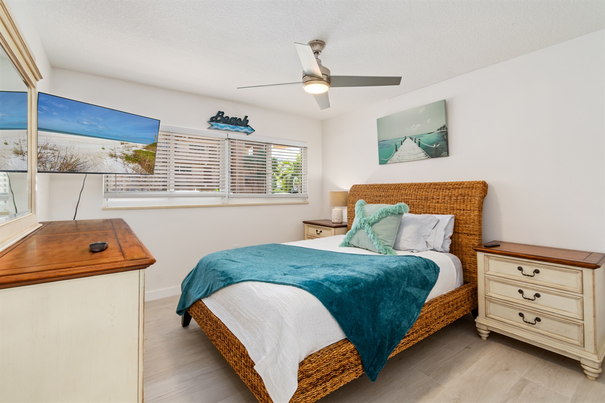 2nd bedroom sleeps 2