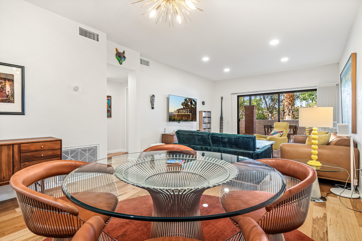 Seating for 4