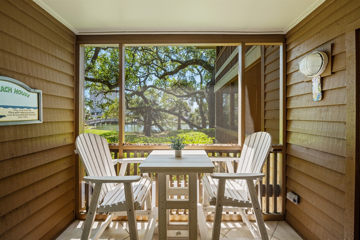 Screened in Back Deck