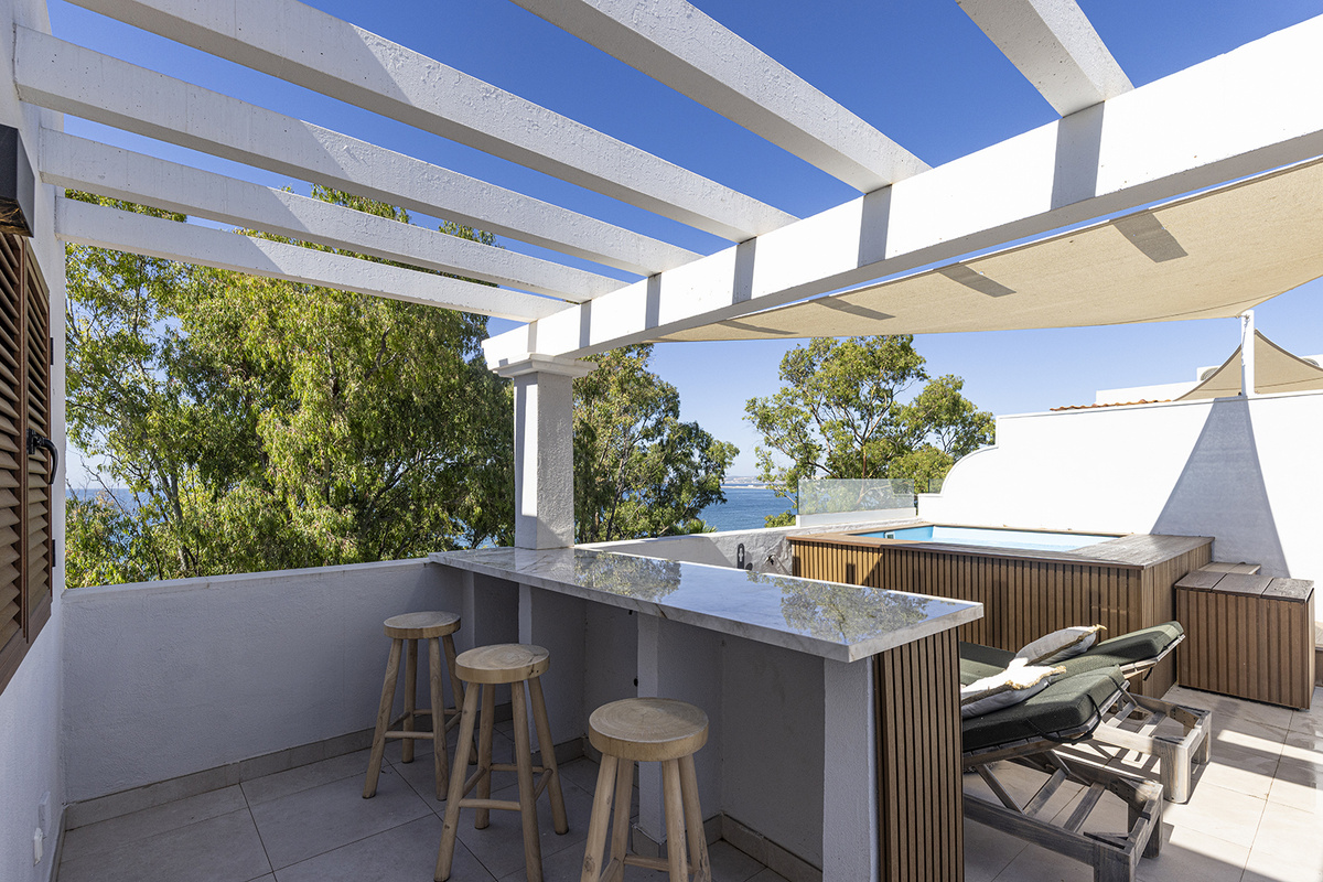 Rooftop terrace & private plunge pool