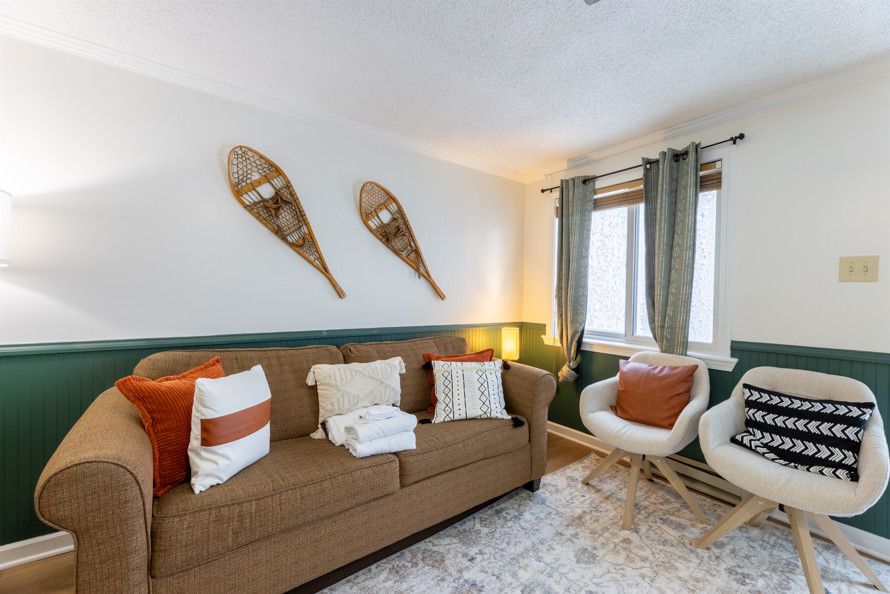 Snowshoe Ski-In/Ski-Out Steps to Ballhooter Lift Mountain Lodge Condo 3