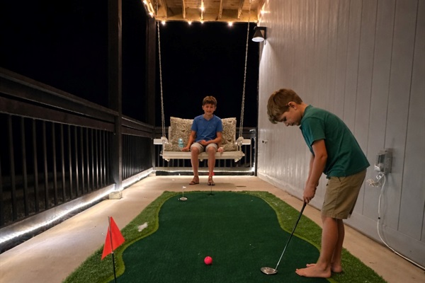 Floor 1 - Game room: Play area