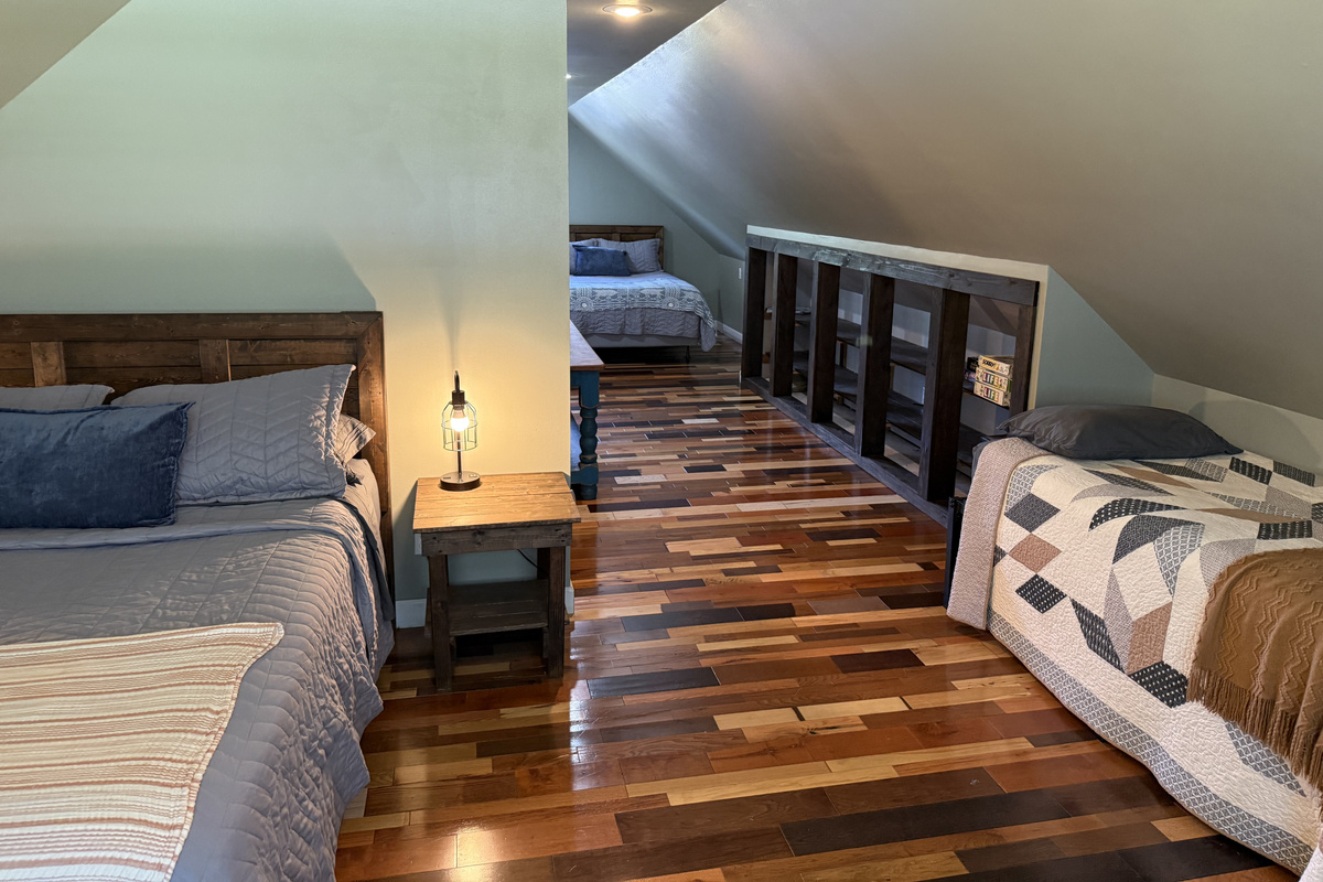Upstairs loft with 2 sleeping areas 
