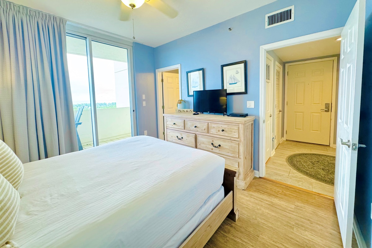 HDTV & view of Mobile Bay!