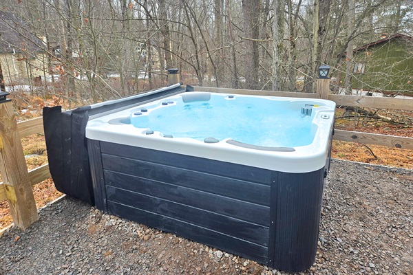 Backyard private Hot Tub