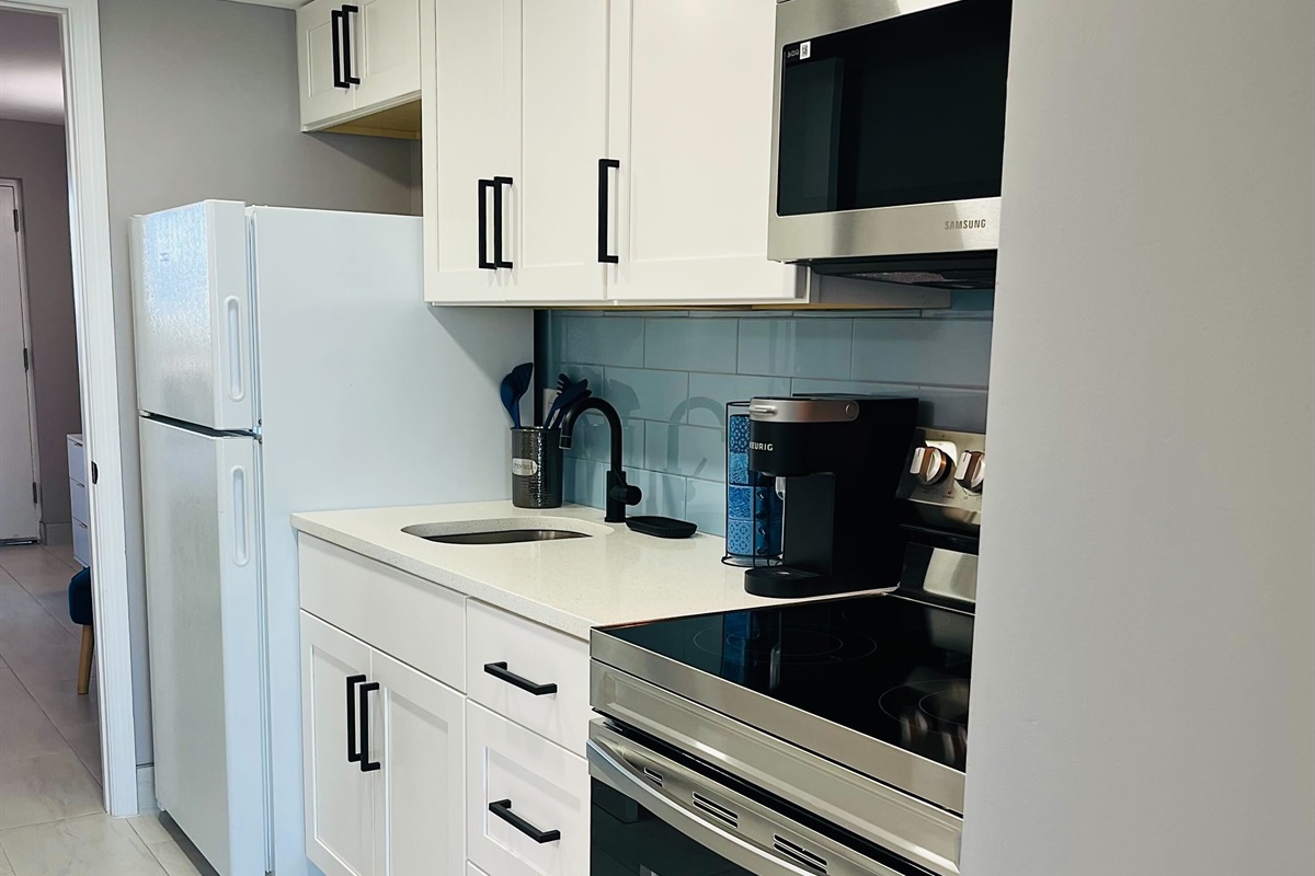 Fuel up for a day of sun-soaked adventures with a quick and delicious meal prepared in our beachside kitchen. Get set to soak up the fun with energy to spare!