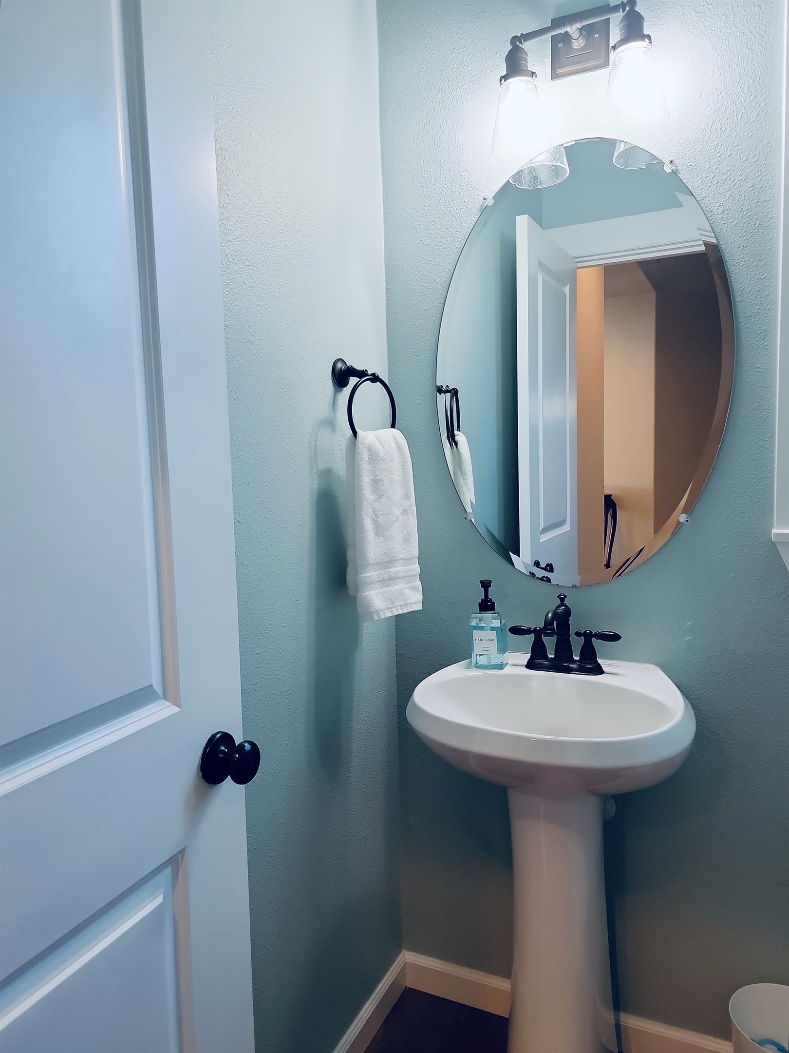 Half bathroom, ground floor