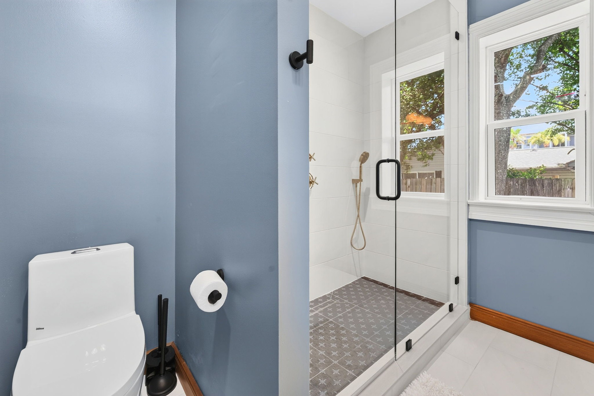 1st Floor Bathroom 2, Ensuite | Rosewood Retreat | 2605 Palm Blvd, Isle of Palms, SC | IOP Escapes