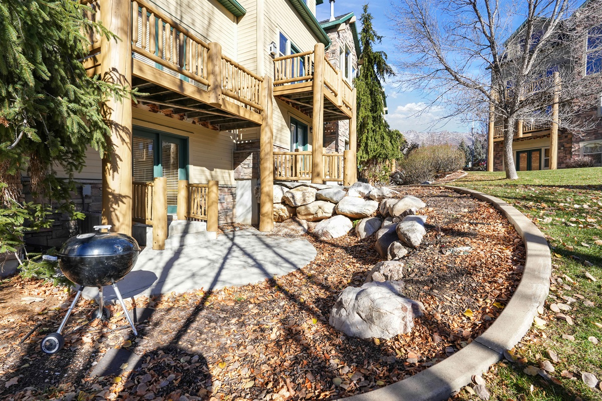 Step outside to a shared outdoor space with grill access—great for casual meals and fresh air.