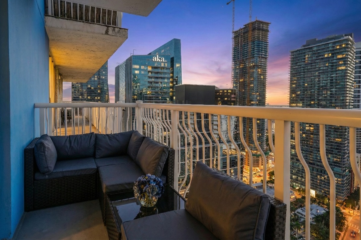 Balcony & Brickell Views
