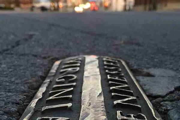 Close up picture of the brass plaque that Geico made famous...Are you in Virginiasee or Tenneginia? 