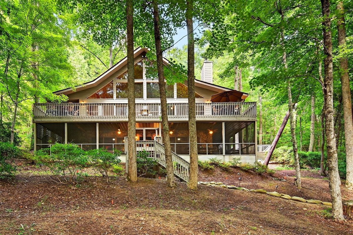 Welcome to Golden Creek Cabin!