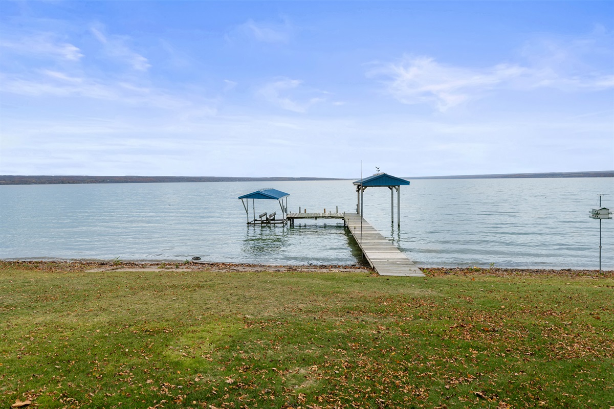 Large dock suitable for 2 boats