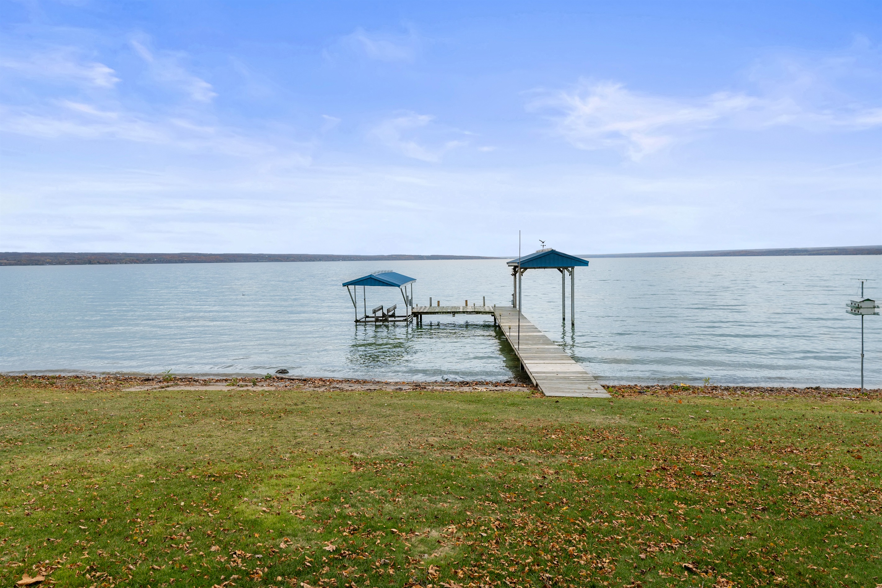 Large dock suitable for 2 boats