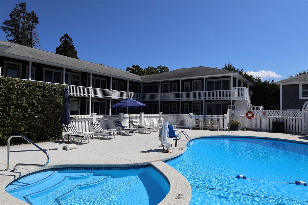 20 Peases Point Way North, Edgartown