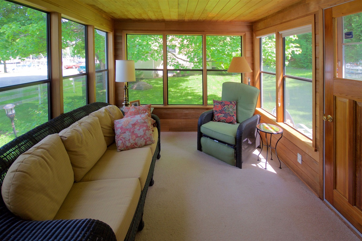 9f3462378bfa4c249f46581f5028b775 Large