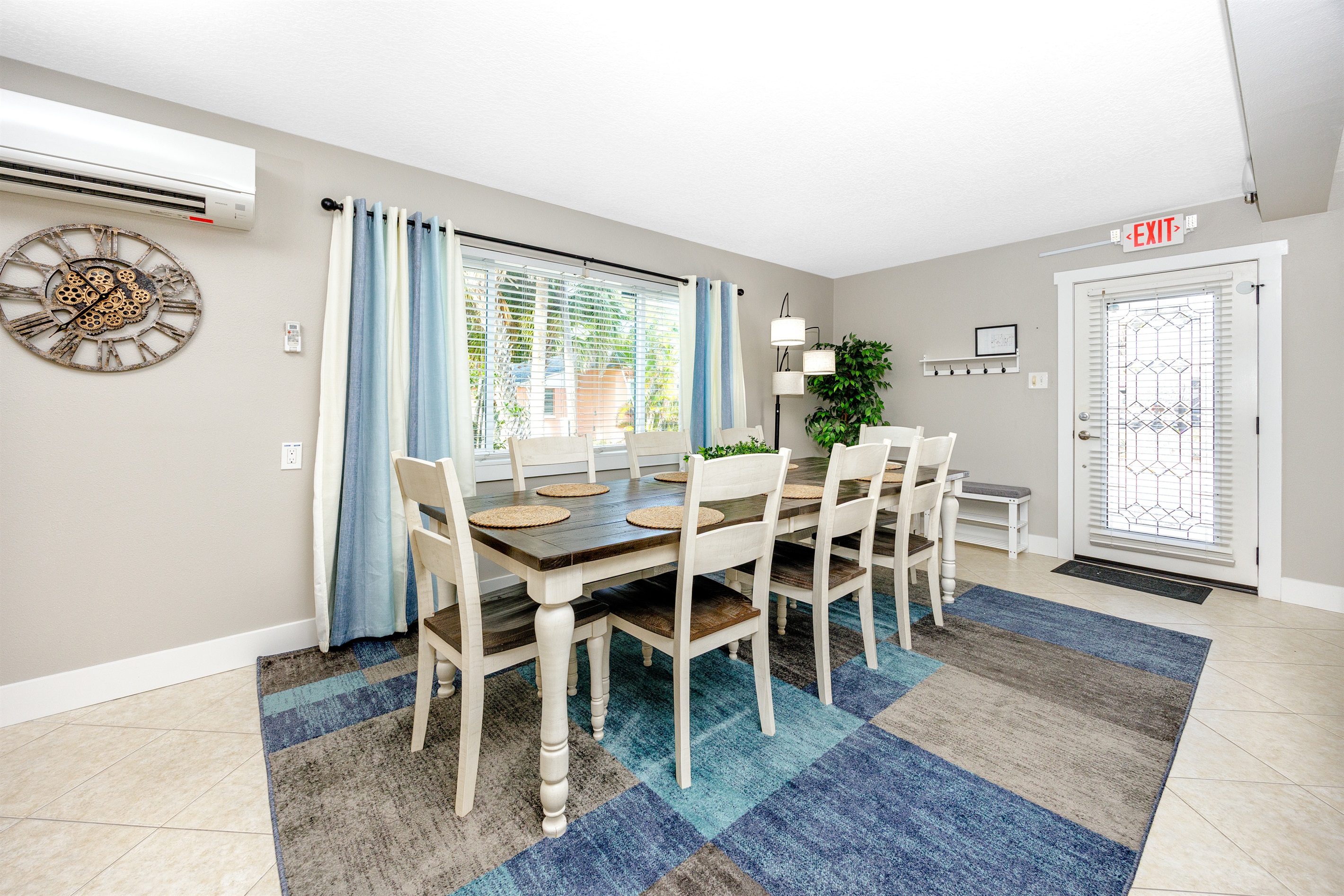 Dining Room Seats 8