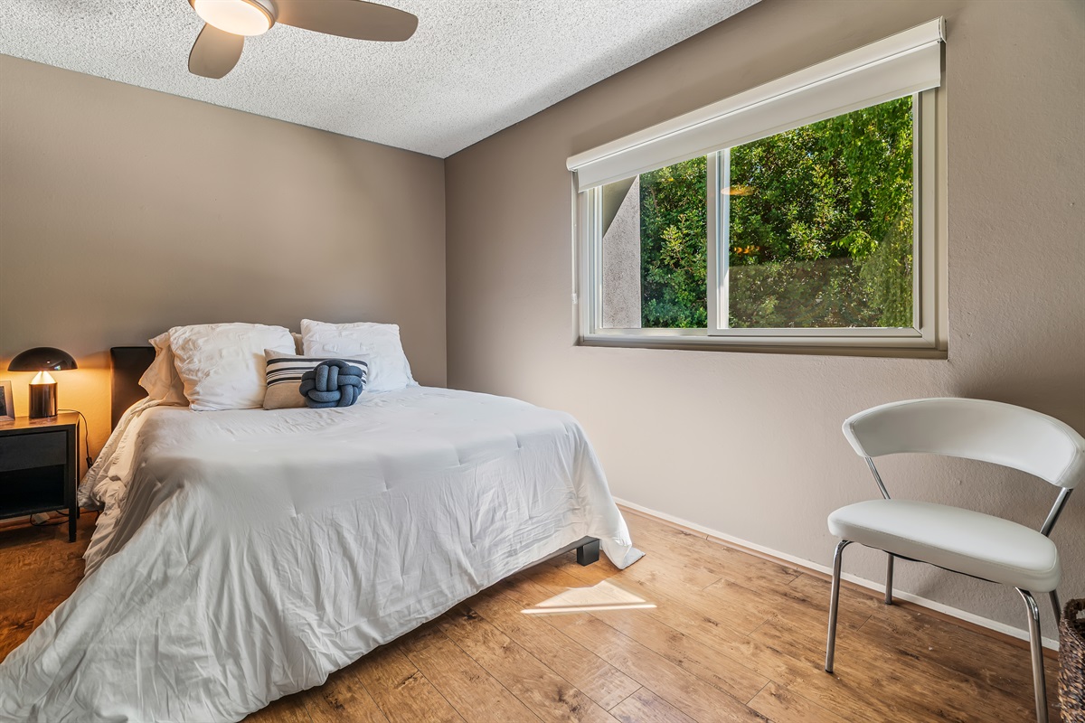 Queen bed