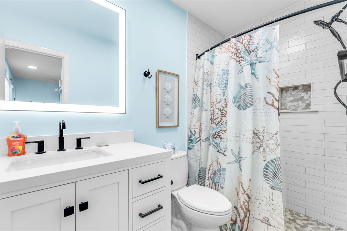 Hallway Bathroom next to twin room